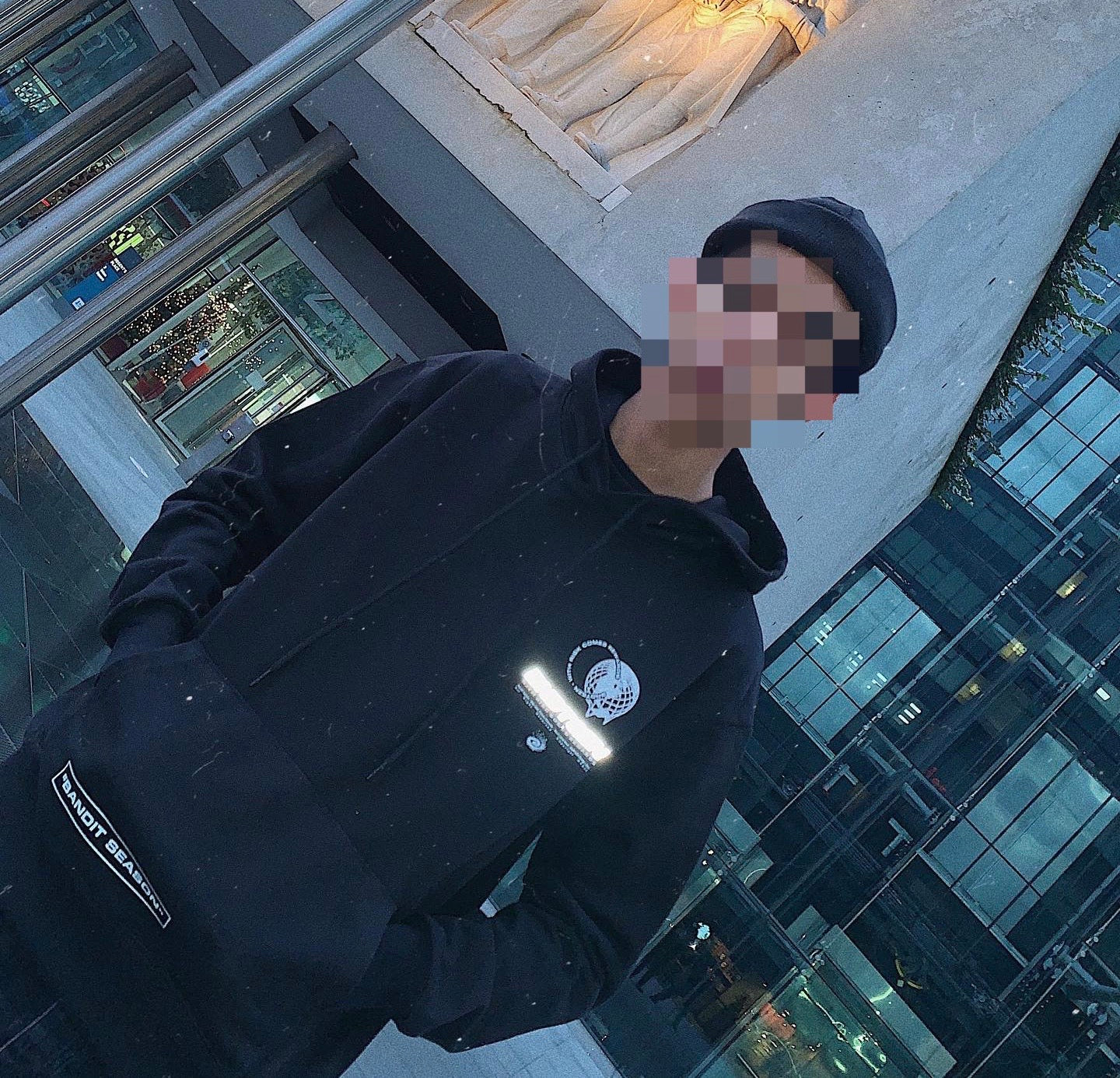 "WRCR" REFLECTIVE HOODIE - BLACK